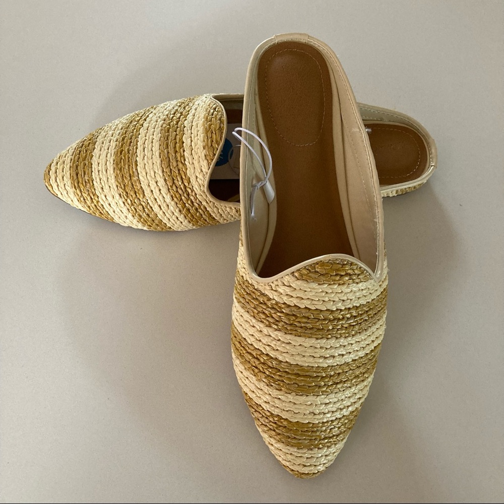 Universal Thread Women’s Size 7.5 Violet Flats